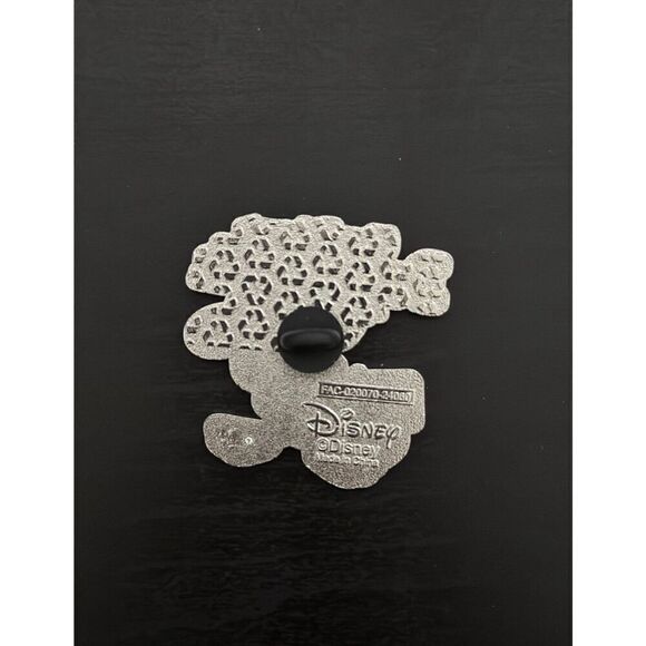 Disney Donald Duck Classic Cartoon Enamel Pin - Picture 2 of 2